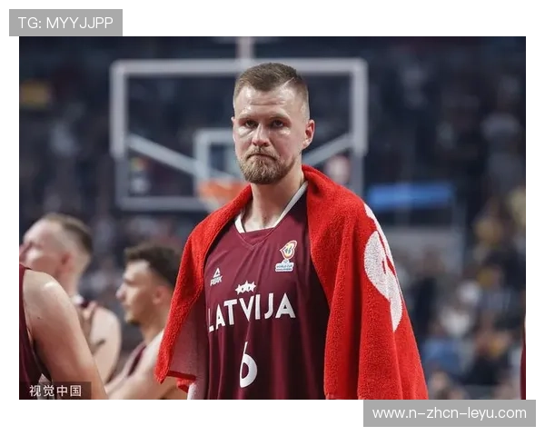 凯尔特人波尔津吉斯高位跳投，沉稳投篮得分：新时代的篮球魅力